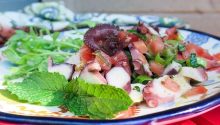 Ahtapot salatası nasıl yapılır ve ahtapot salatasının püf noktaları nelerdir?
