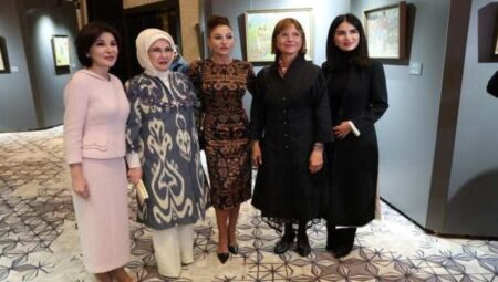 Emine Erdoğan’ın Semerkant ziyareti! Özbekistan Renkleri sergisini gezdi