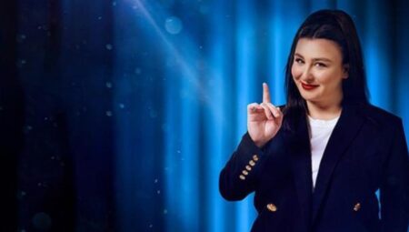Yasemin Sakallıoğlu bir ilke imza atacak! Londra sahnelerinde ilk Türk kadın komedyen…