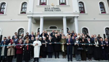 Cumhurbaşkanı Erdoğan öncülüğünde Şule Yüksel Şenler Vakfı hizmet binası açıldı