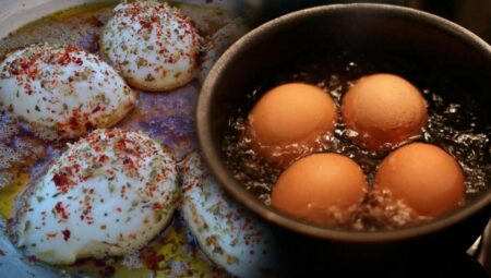 Soslu yumurta nasıl yapılır? Kahvaltıların olmazsa olması yumurtayı hiç böyle denediniz mi?