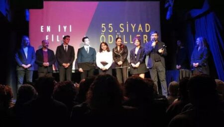 SİYAD 55’indi Türk Sineması Ödülleri sahiplerini buldu! Kurak Günler ekibi geceye damga vurdu